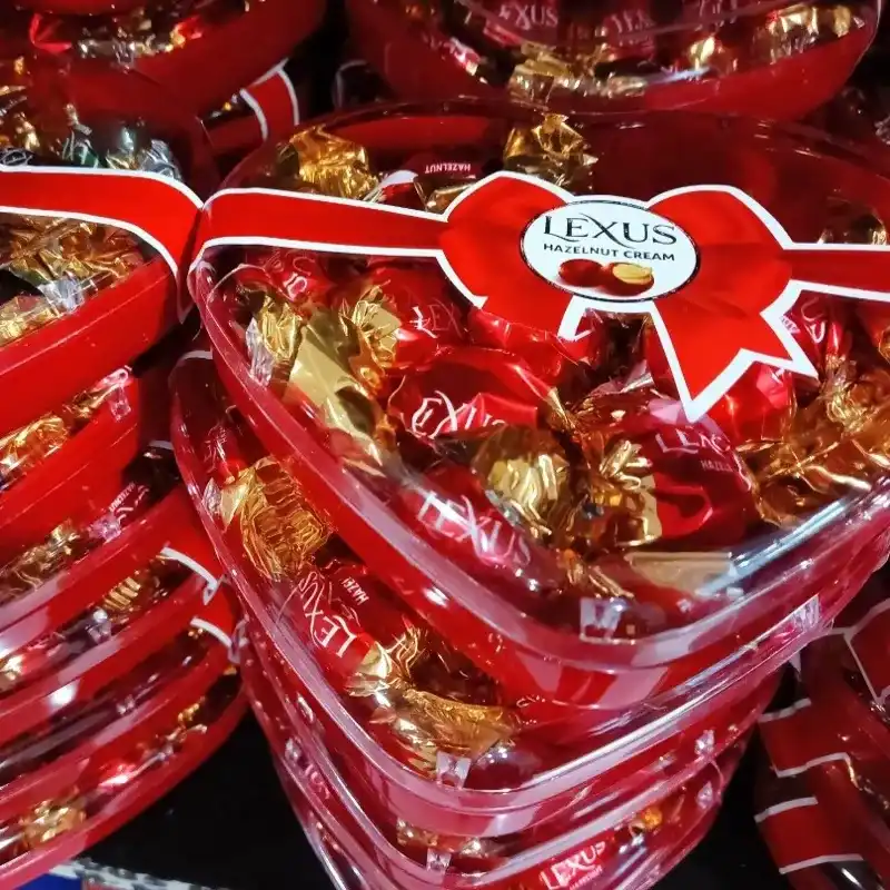 Caja de bombones en forma de corazón 