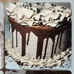 Cake con decoraciones