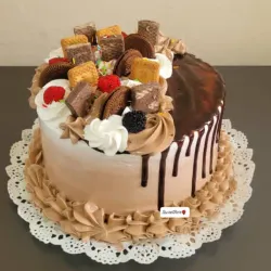 Panetela de capuchino decorada con chocolate y galleticas