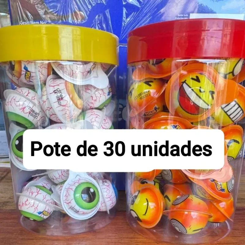 Pote de ojitos o caritas rellenos de malvadisco 