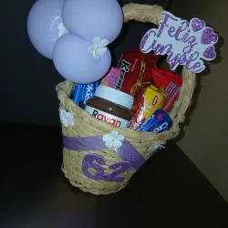 Canasta surtida con confituras 