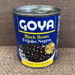 Latas de Frijoles Negros 