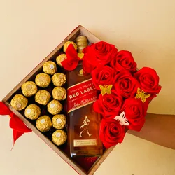 Caja con Ferrero ,rosas 🌹 y red label 