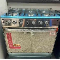 Cocina con horno 6 hornillas 