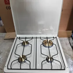 Cocina de gas ,cuatro hornillas diferentes 