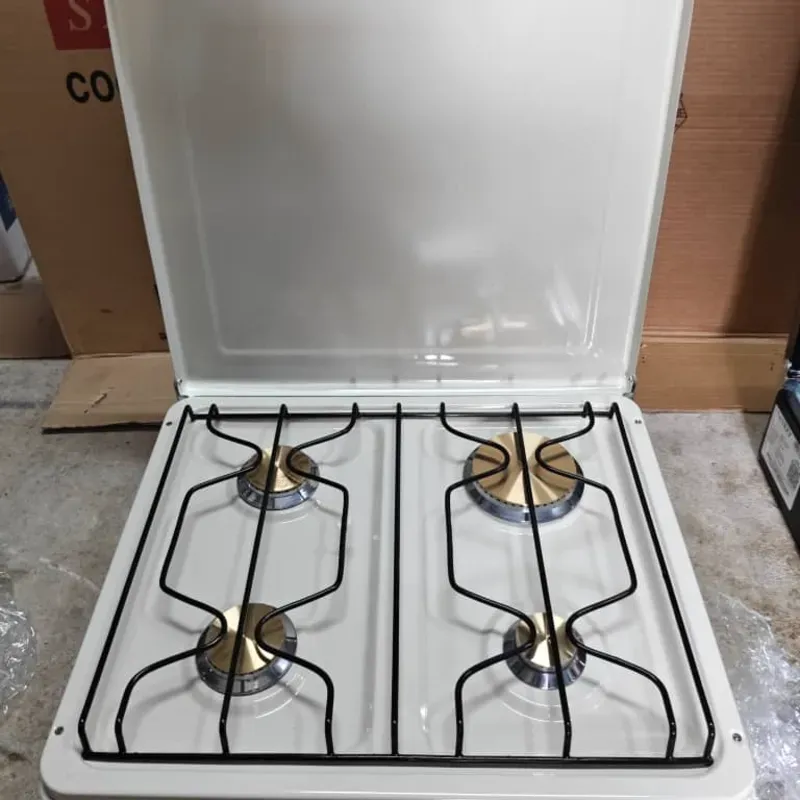 Cocina de gas ,cuatro hornillas diferentes 