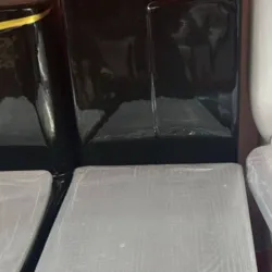 Taza con tanque negra