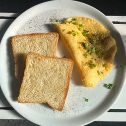(2)Huevos revueltos con tostadas 