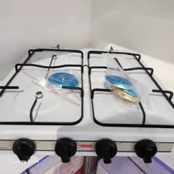 Estufa de gas cuatro quemadores 
