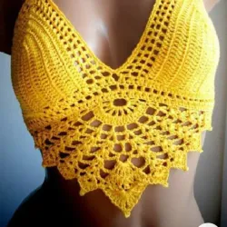 Top de playa con punta tejida