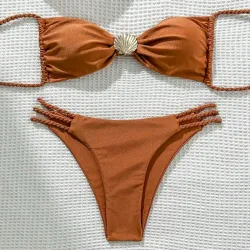 Bikini carmelita con concha
