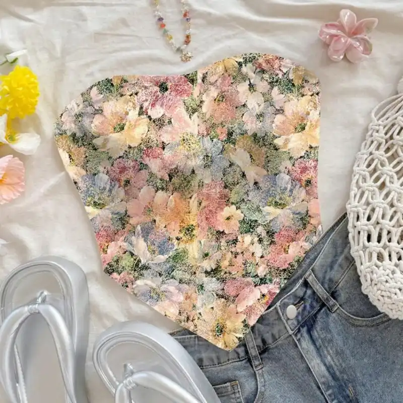 Top strapless de flores 