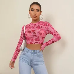 Blusa Crop Top Rosa de Manga Larga con Estampado de Corazones