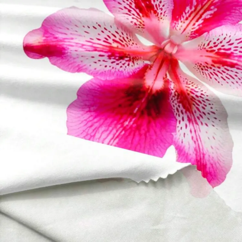 Blusa de flores rosadas