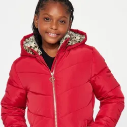 Abrigo rojo de niña