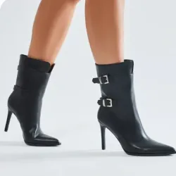 Botas negras de tacón puntifinas
