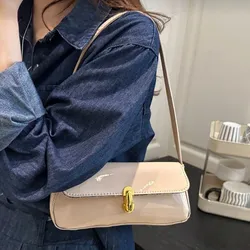 Cartera elegante beige