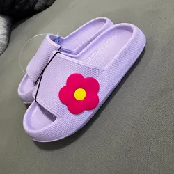 Chanclas de baño lila