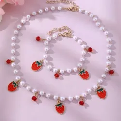 Collar y pulso de fresas