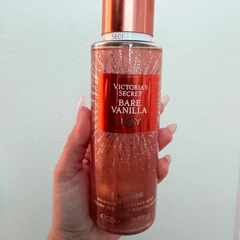 Colonia con brillo de Victoria's Secret Bare vanilla Joy