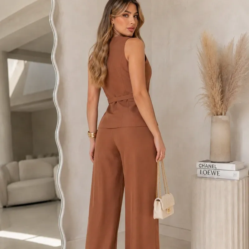 Conjunto carmelita elegante