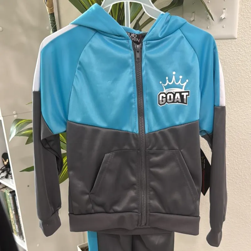 Conjunto de mono y abrigo