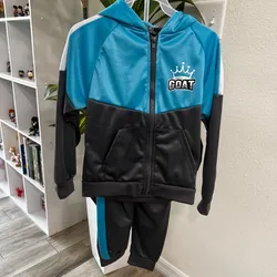 Conjunto de mono y abrigo