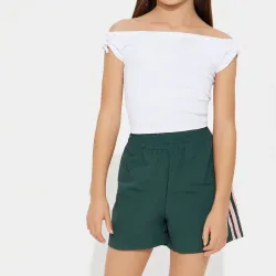 Conjunto de niña verde y blanco