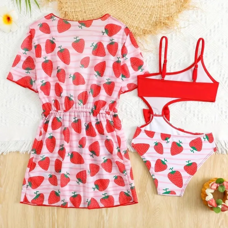 Conjunto de playa con fresitas 2 piezas
