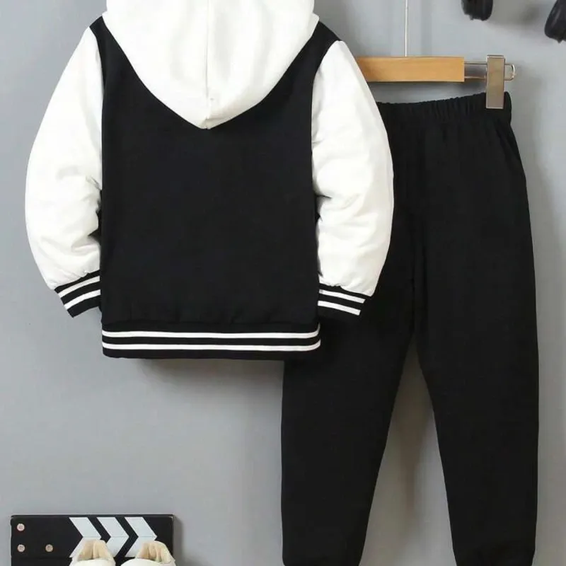 Conjunto deportivo de niño