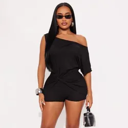 Conjunto negro de un solo hombro