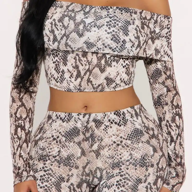 Conjunto piel de serpiente