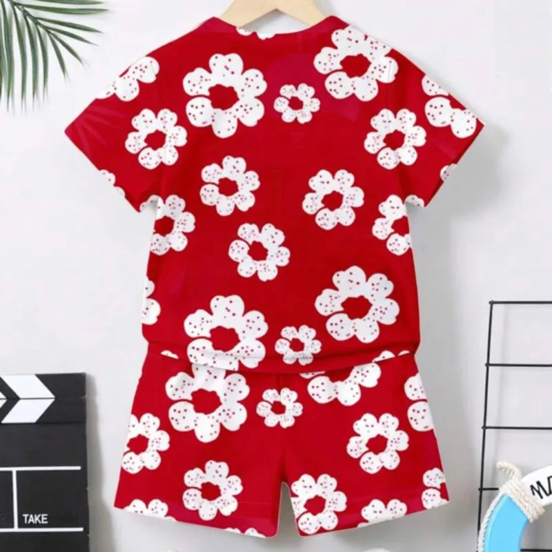 Conjunto rojo de flores blancas