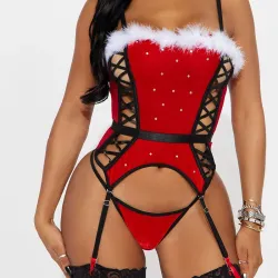 Conjunto rojo de lencería