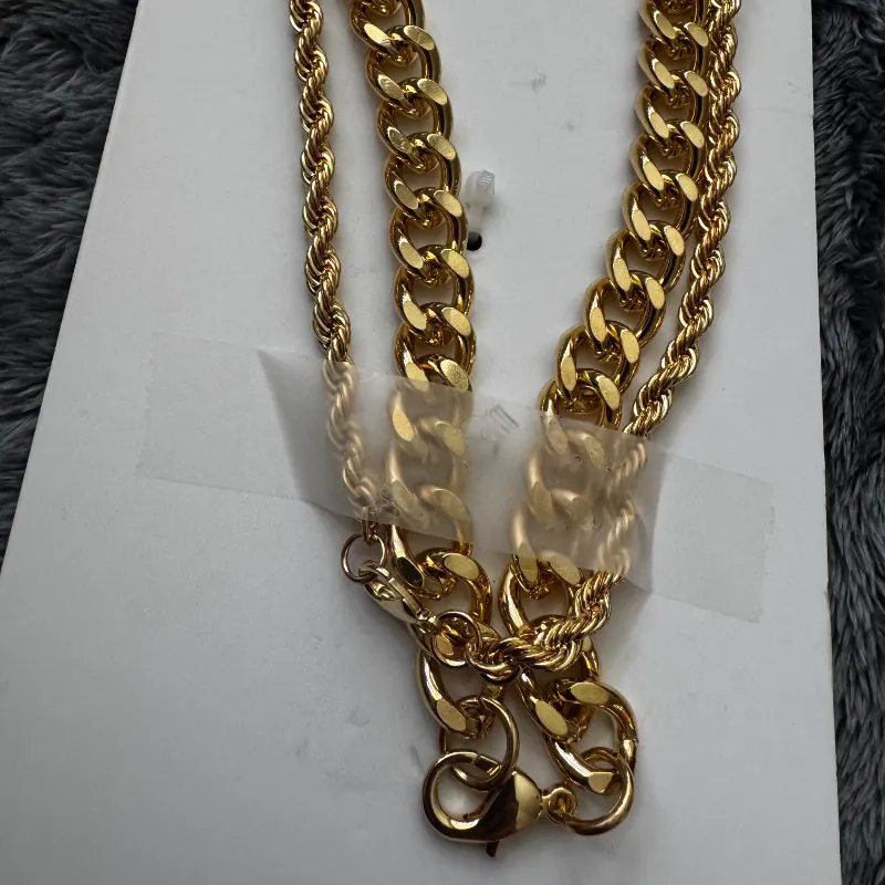 Juego de 2 cadenas con aretes