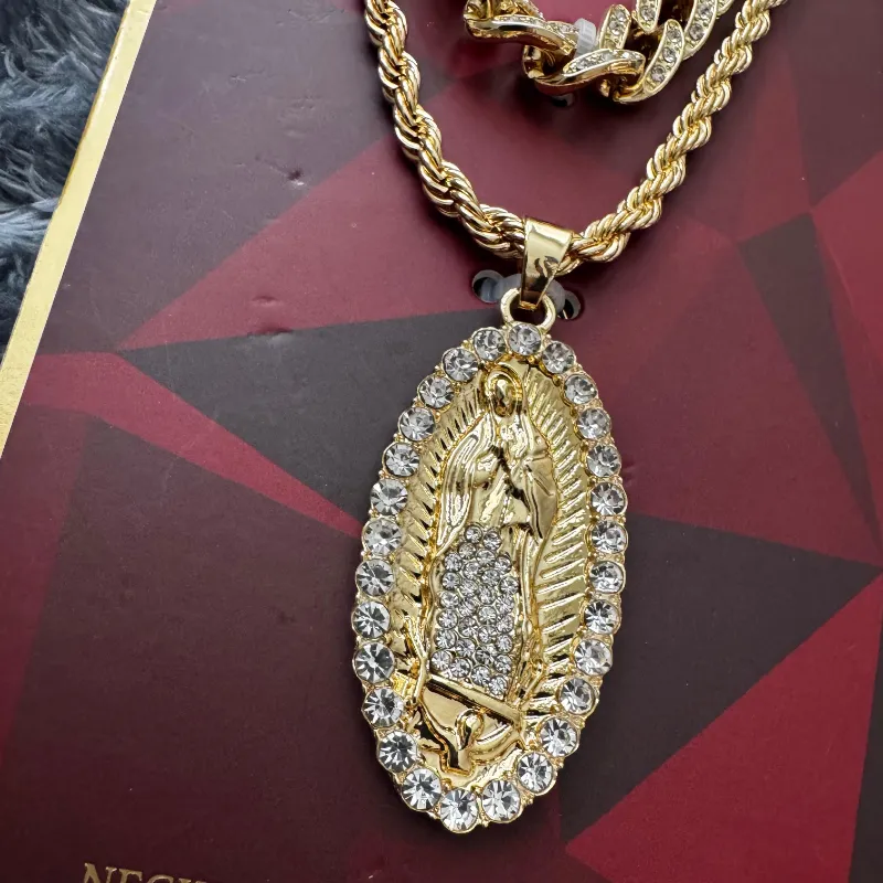 Juego de 2 cadenas con aretes