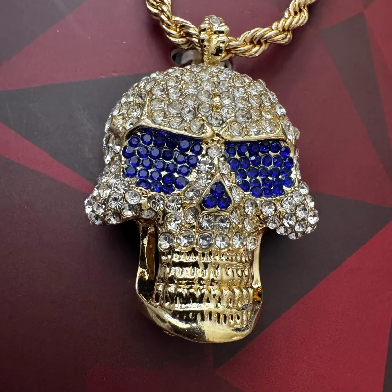 Juego de cadenas con dije de calavera 