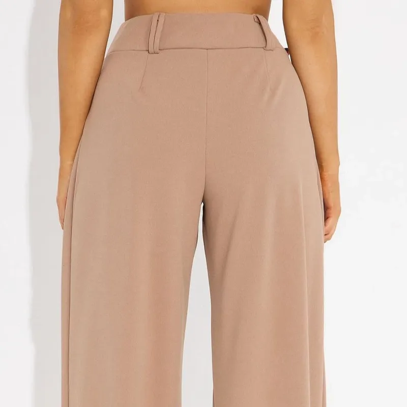 Pantalón beige elegante