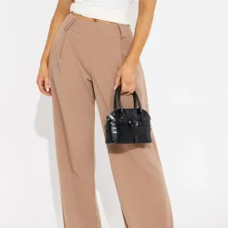 Pantalón beige elegante