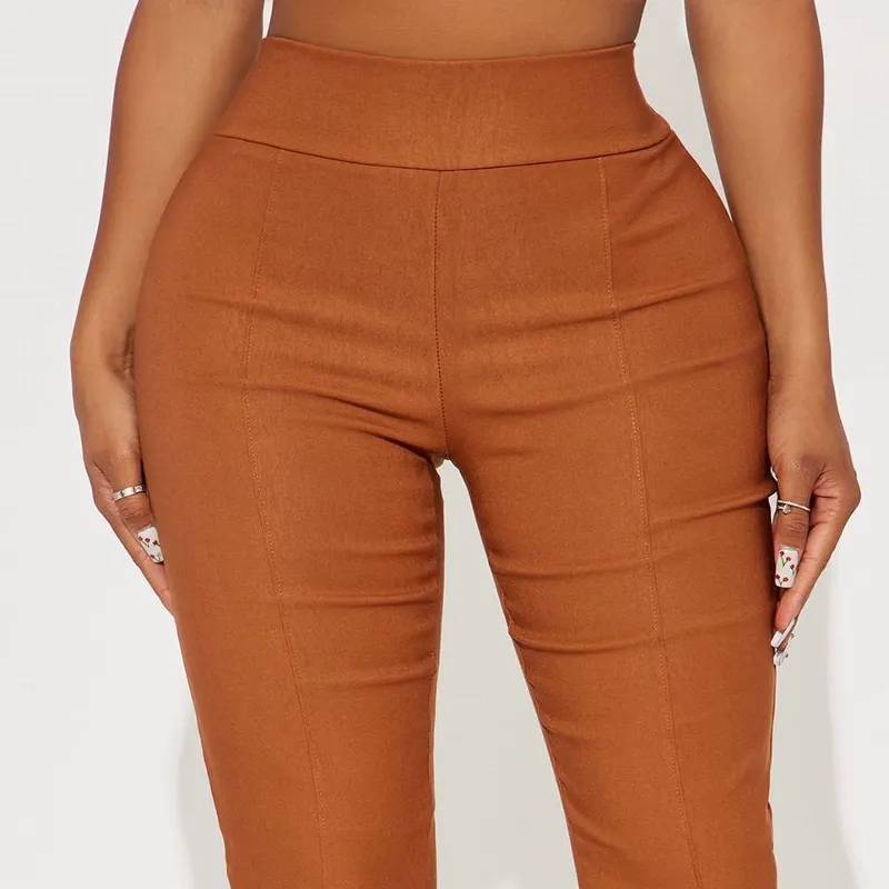 Pantalón carmelita