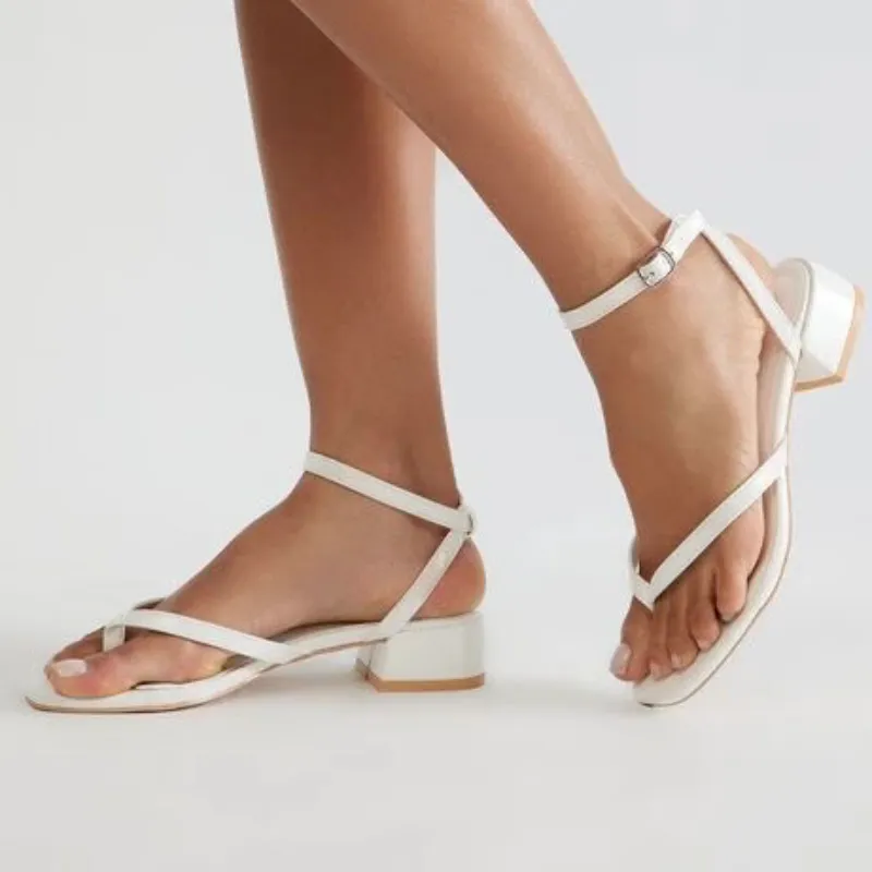 Sandalias blancas