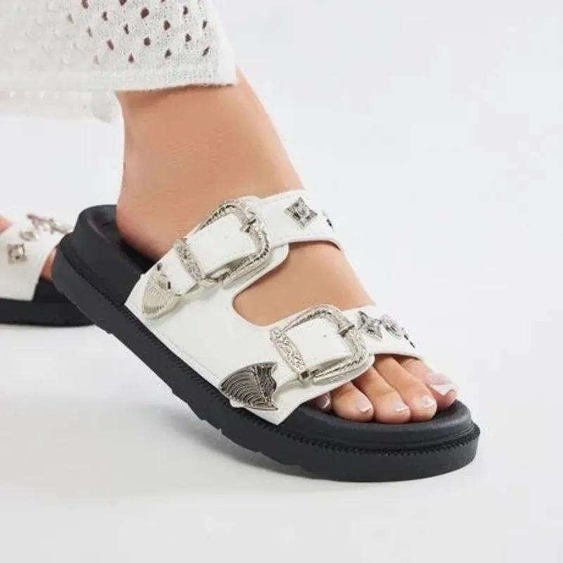 Sandalias prácticas blancas