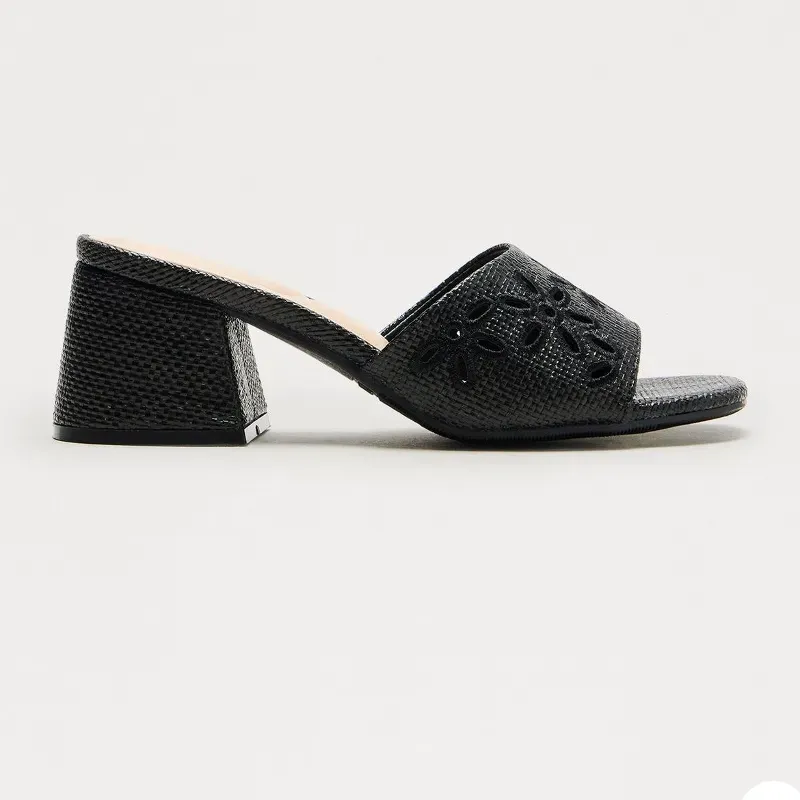 Sandalias de tacón negras