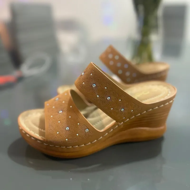 Sandalias marrones con plataforma