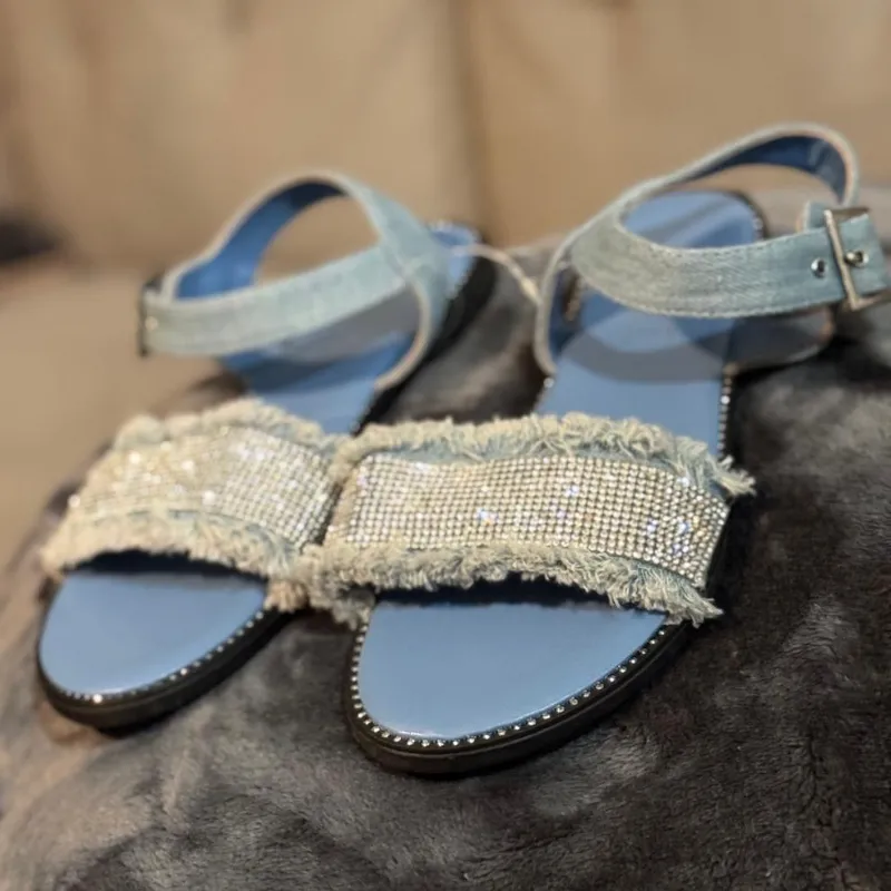 Sandalias planas azules