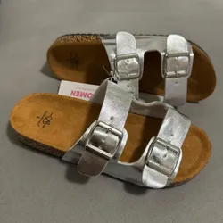 Sandalias prácticas plateadas