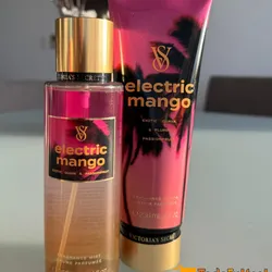 set de fragancia y loción corporal "Electric Mango" de Victoria's Secret