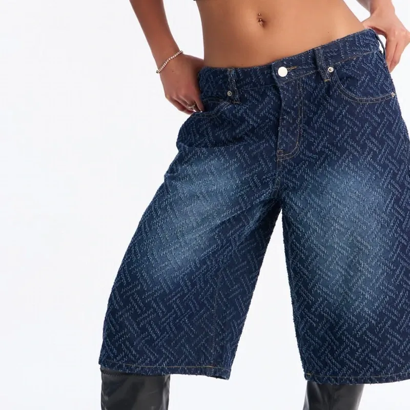 Short ancho de mezclilla
