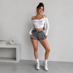 Short de mezclilla gris