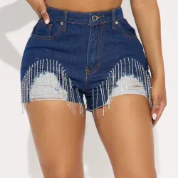 Short denim con colgantes brillantes